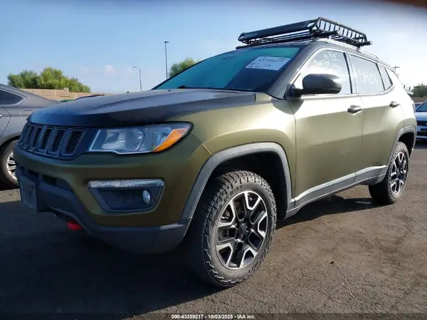 3C4NJDDBXKT807945 2019 JEEP COMPASS - Image 2