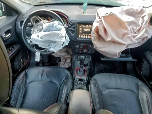 3C4NJDDBXKT811185 2019 JEEP COMPASS - Image 8