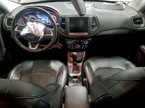 3C4NJDDBXKT849063 2019 JEEP COMPASS - Image 8