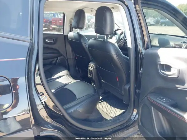 3C4NJDDBXLT100894 2020 JEEP COMPASS - Image 8
