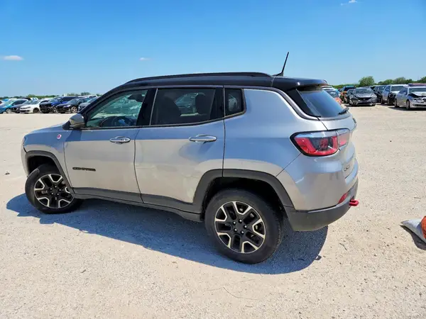 3C4NJDDBXLT106677 2020 JEEP COMPASS - Image 2