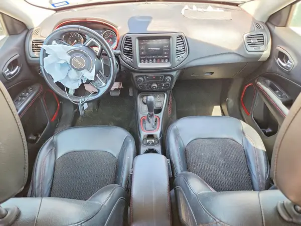 3C4NJDDBXLT106677 2020 JEEP COMPASS - Image 8
