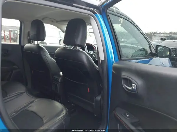 3C4NJDDBXLT111930 2020 JEEP COMPASS - Image 8