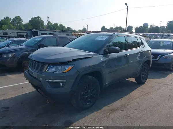 3C4NJDDBXLT158164 2020 JEEP COMPASS - Image 2