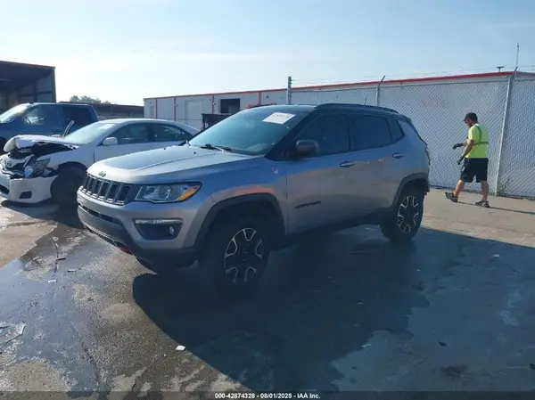 3C4NJDDBXLT177281 2020 JEEP COMPASS - Image 2