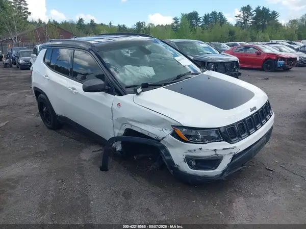 3C4NJDDBXLT189303 2020 JEEP COMPASS - Image 1