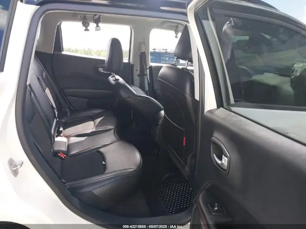 3C4NJDDBXLT189303 2020 JEEP COMPASS - Image 8