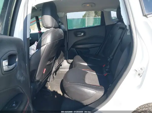3C4NJDDBXLT195747 2020 JEEP COMPASS - Image 8
