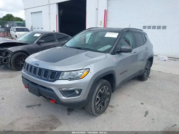 3C4NJDDBXMT564947 2021 JEEP COMPASS - Image 2
