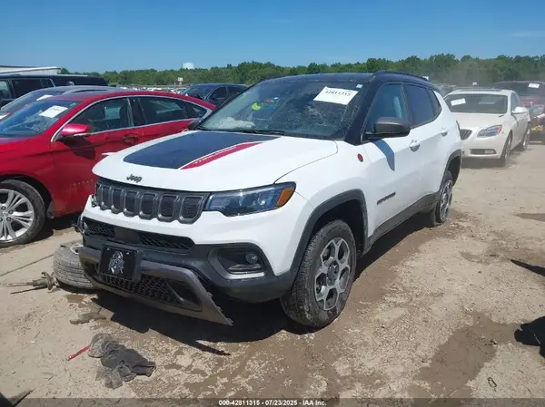 3C4NJDDBXNT115687 2022 JEEP COMPASS - Image 2