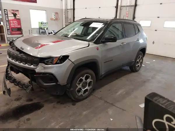 3C4NJDDBXNT203039 2022 JEEP COMPASS - Image 2