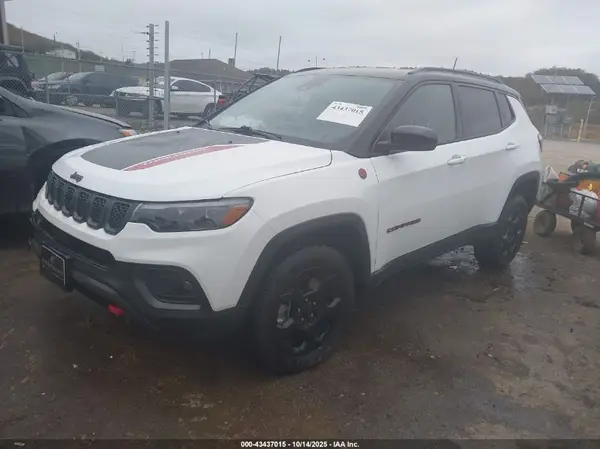 3C4NJDDN0PT557035 2023 JEEP COMPASS - Image 2