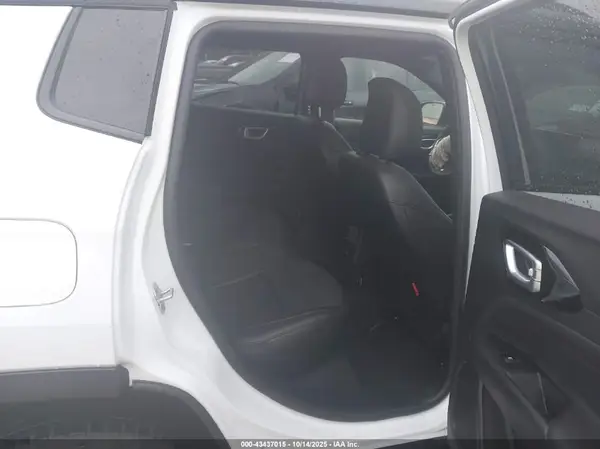 3C4NJDDN0PT557035 2023 JEEP COMPASS - Image 8