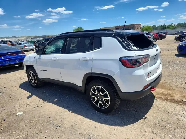 3C4NJDDN0ST540924 2025 JEEP COMPASS - Image 2