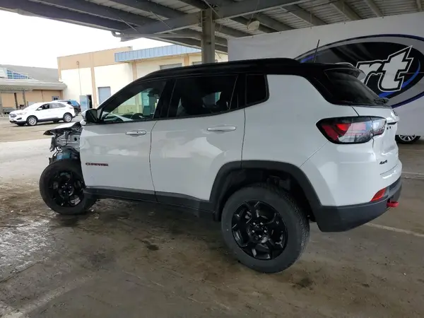 3C4NJDDN1PT503243 2023 JEEP COMPASS - Image 2