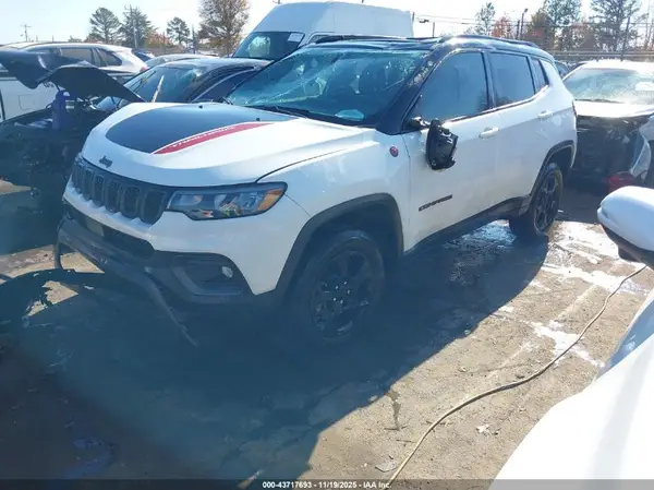 3C4NJDDN1PT505798 2023 JEEP COMPASS - Image 2