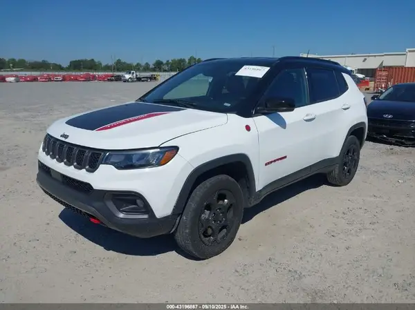 3C4NJDDN1PT527719 2023 JEEP COMPASS - Image 2