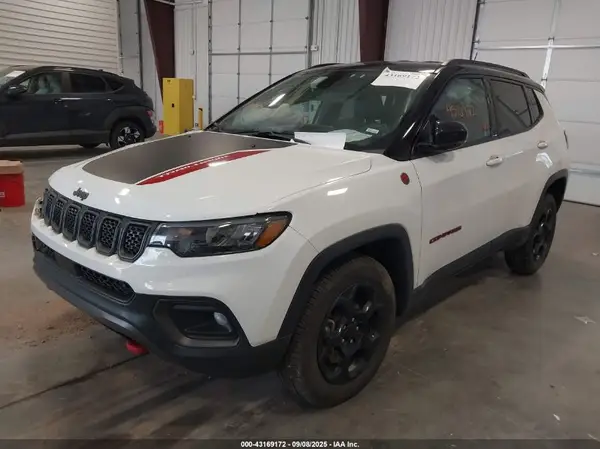 3C4NJDDN1PT527980 2023 JEEP COMPASS - Image 2