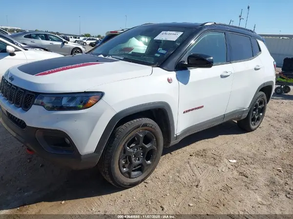 3C4NJDDN1PT565063 2023 JEEP COMPASS - Image 2