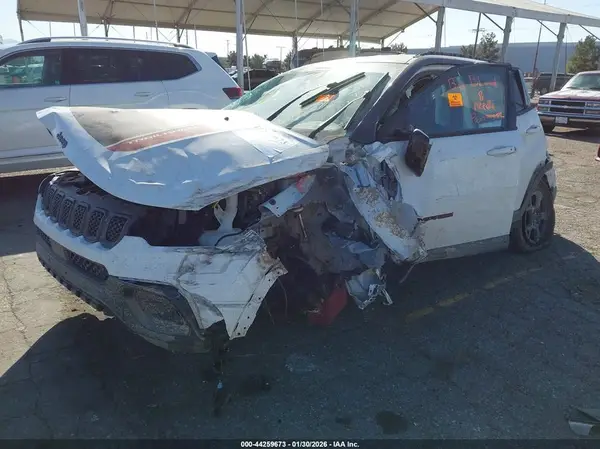 3C4NJDDN1PT565449 2023 JEEP COMPASS - Image 2