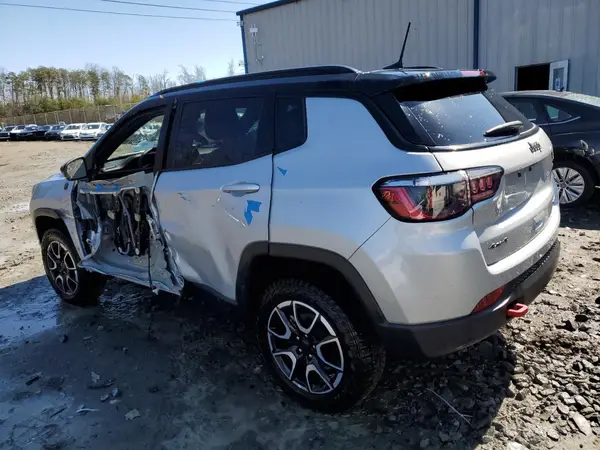 3C4NJDDN1RT149744 2024 JEEP COMPASS - Image 2