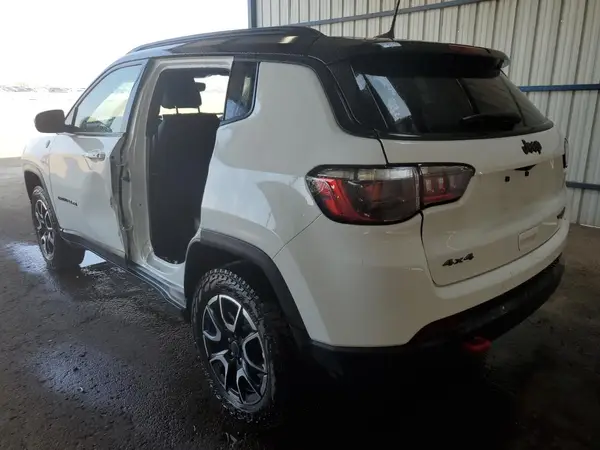 3C4NJDDN1ST558736 2025 JEEP COMPASS - Image 2