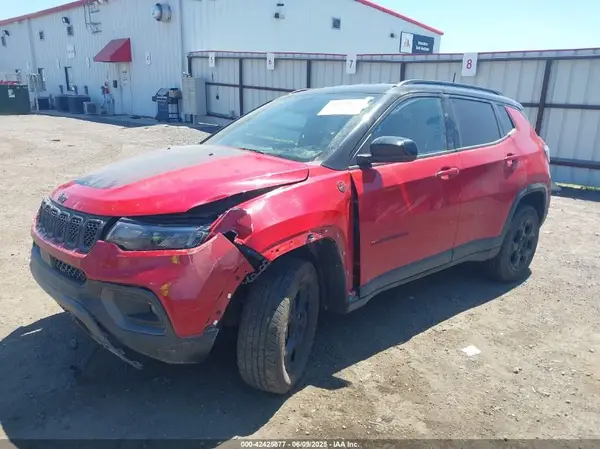 3C4NJDDN2PT527857 2023 JEEP COMPASS - Image 2
