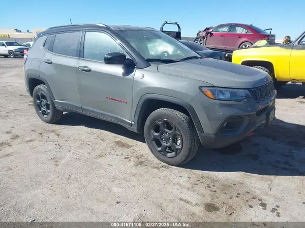 3C4NJDDN2PT568988 2023 JEEP COMPASS - Image 1