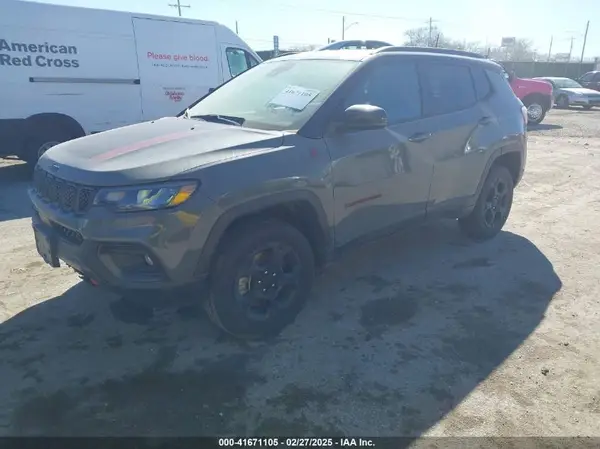 3C4NJDDN2PT568988 2023 JEEP COMPASS - Image 2
