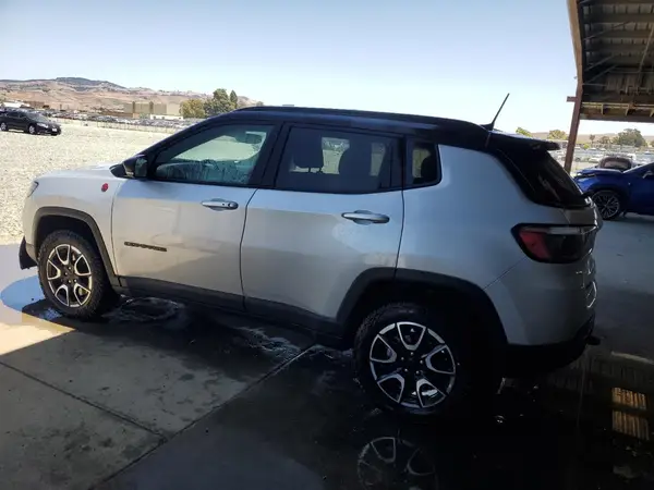 3C4NJDDN2RT144990 2024 JEEP COMPASS - Image 2