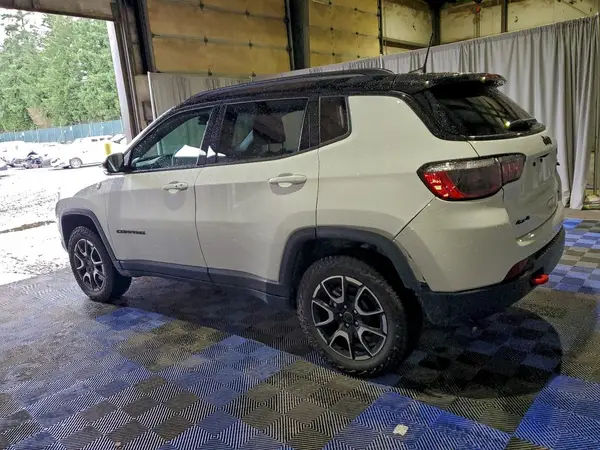 3C4NJDDN2ST564688 2025 JEEP COMPASS - Image 2