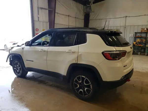 3C4NJDDN2ST594452 2025 JEEP COMPASS - Image 2