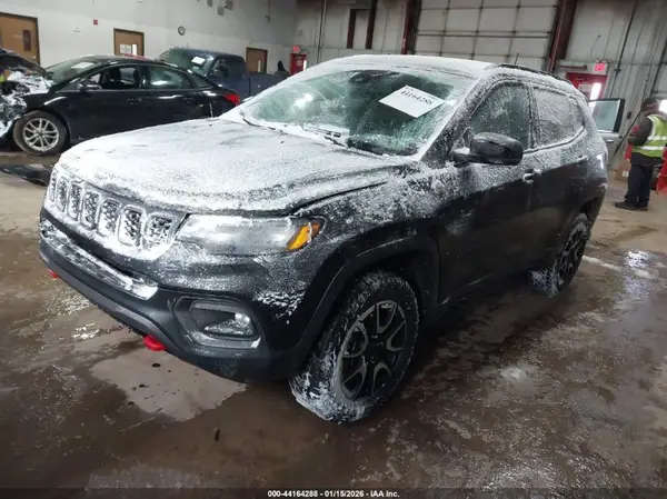 3C4NJDDN2ST622055 2025 JEEP COMPASS - Image 2