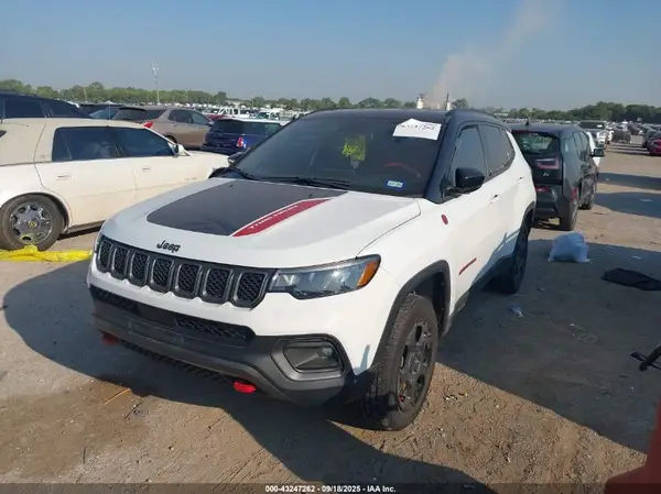 3C4NJDDN3PT543727 2023 JEEP COMPASS - Image 2