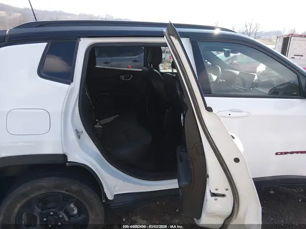 3C4NJDDN4PT573822 2023 JEEP COMPASS - Image 8
