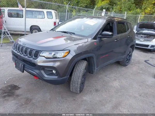 3C4NJDDN5PT501169 2023 JEEP COMPASS - Image 2
