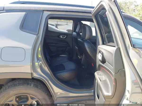 3C4NJDDN5PT523348 2023 JEEP COMPASS - Image 8