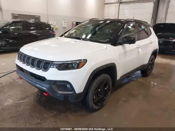 3C4NJDDN5PT550453 2023 JEEP COMPASS - Image 2