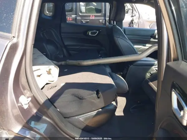 3C4NJDDN5PT566751 2023 JEEP COMPASS - Image 8