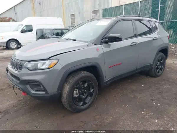 3C4NJDDN5PT573800 2023 JEEP COMPASS - Image 2