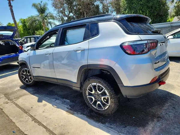 3C4NJDDN5RT149648 2024 JEEP COMPASS - Image 2