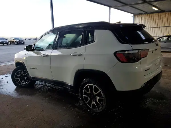 3C4NJDDN5RT161007 2024 JEEP COMPASS - Image 2