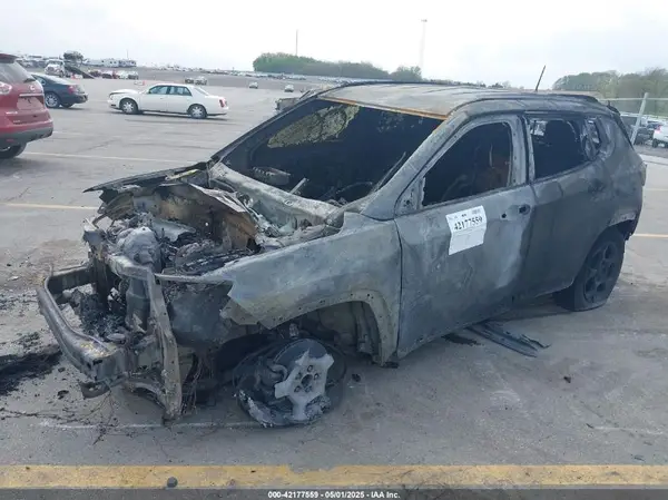 3C4NJDDN5RT588722 2024 JEEP COMPASS - Image 2