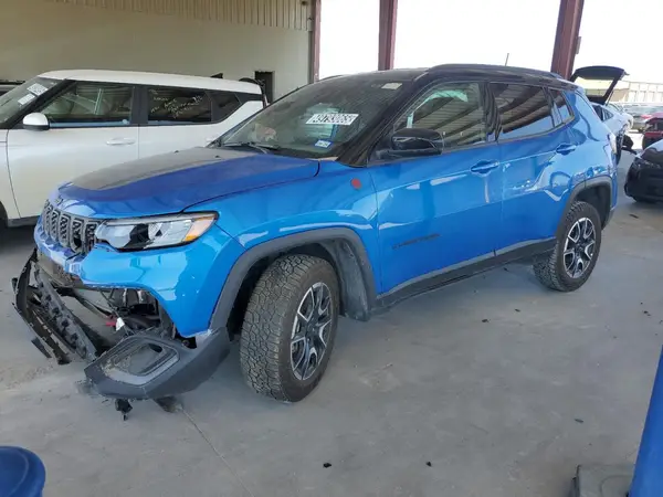 3C4NJDDN5ST523813 2025 JEEP COMPASS - Image 1