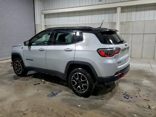 3C4NJDDN5ST543513 2025 JEEP COMPASS - Image 2