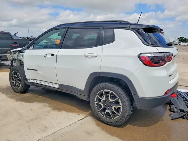 3C4NJDDN5ST584062 2025 JEEP COMPASS - Image 2