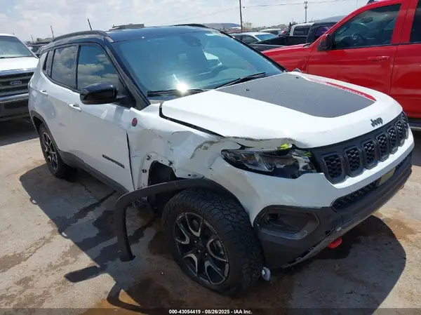 3C4NJDDN5ST594915 2025 JEEP COMPASS - Image 1