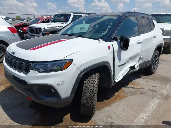 3C4NJDDN5ST594915 2025 JEEP COMPASS - Image 2