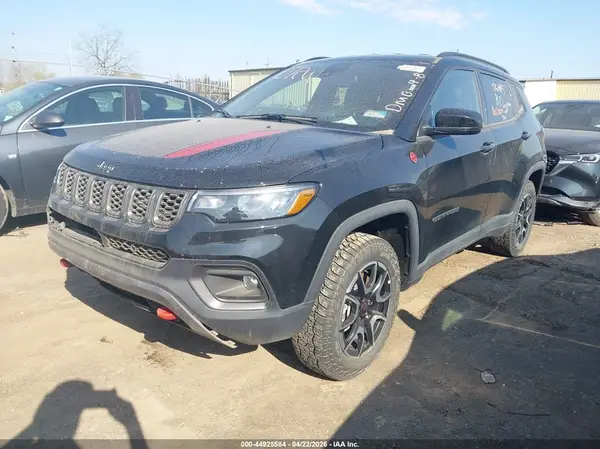 3C4NJDDN5TT176369 2026 JEEP COMPASS - Image 2