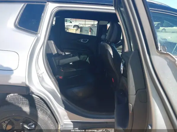 3C4NJDDN6PT506140 2023 JEEP COMPASS - Image 8